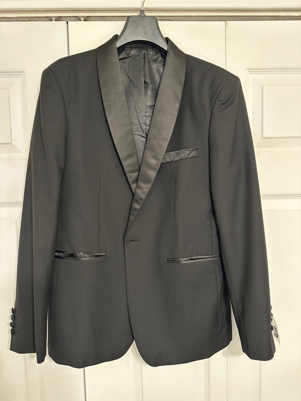 NWOT Black Men's Shawl Lapel Tuxedo Size S (38R Slim fit)- Formal Jacket